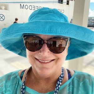 Meet your Posher, Leigh